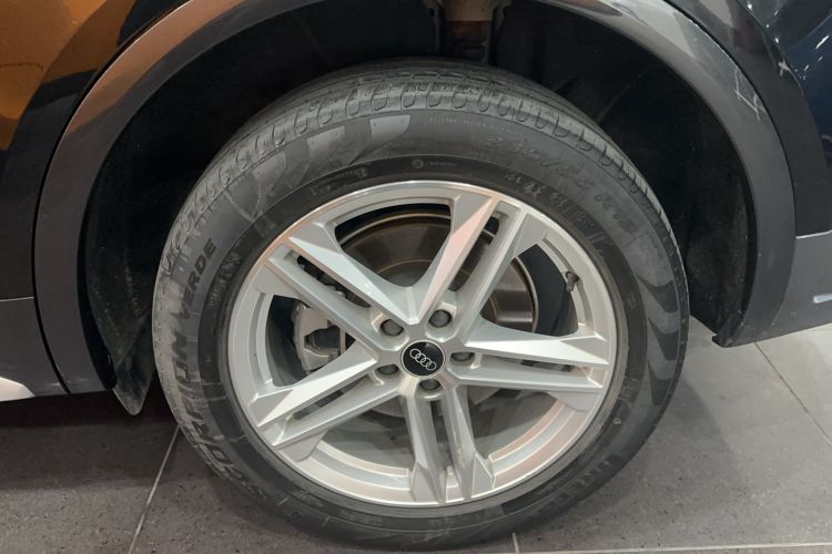 Used Audi Q5L 2021 40 TFSI Fashionable and Elegant Model