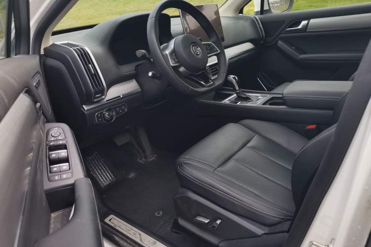 Used BYD Tang 2018 2.0T Automatic SmartConnect Prestige 7-Seater China V Standard
