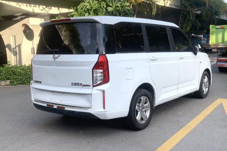 Used Wuling Hongguang PLUS 2019 1.5T Manual Standard Version 7 Seats
