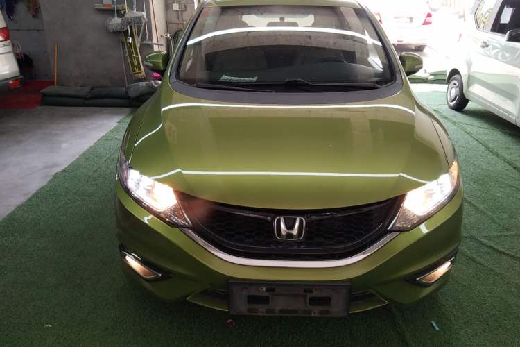 Used Honda Jade 2013 1.8L CVT Luxury Edition 5 seats
