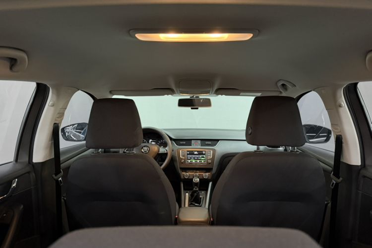 Used Skoda Octavia 2017 Classic Model 1.6L Manual Comfort Edition