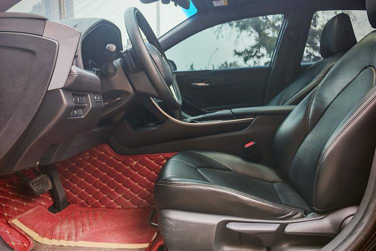 Used Toyota Avalon 2019 2.5L Ambition Version China VI Standard
