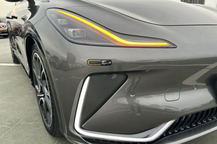 Used  LS7 2023 100kWh Lux All-Wheel-Drive Version
