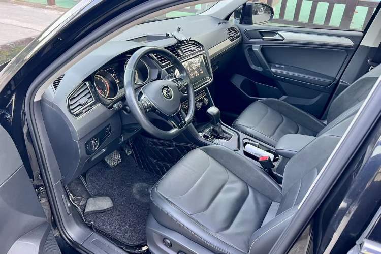 Used Volkswagen Tiguan L 2021 330TSI Automatic Two-Wheel Drive Smart Edition
