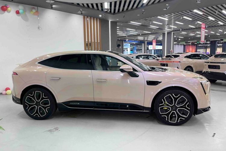 Used  11 2024 630 Rear-Wheel Drive Edition with Three Lasers
