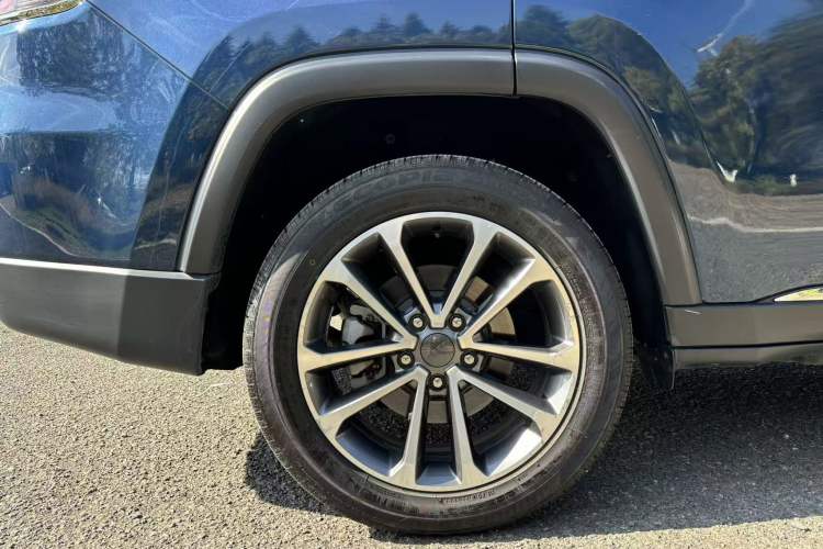 Used  Grand Commander 2018 2.0T Four-Wheel Drive Enjoyment Edition China VI
