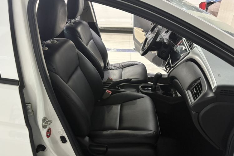 Used Honda City 2015 1.5L CVT Comfort Version
