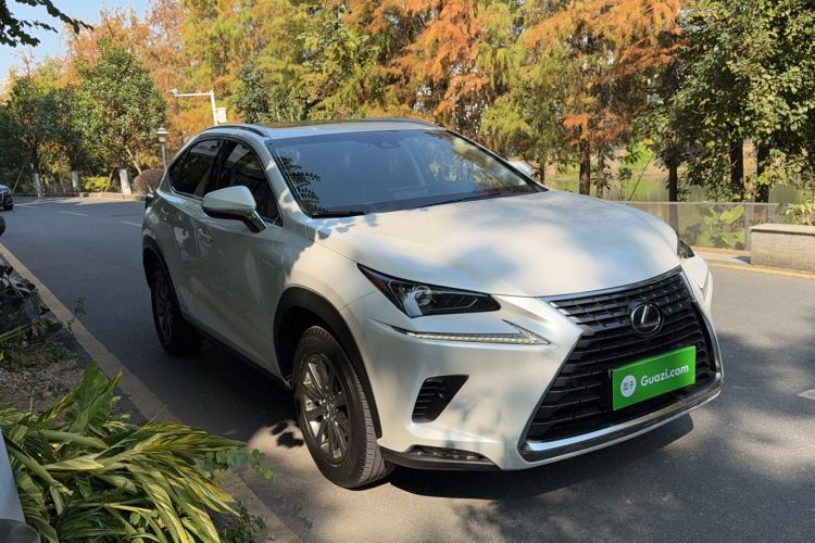 Used Lexus NX 2018 300h Front-Wheel-Drive FENGSHANG Version China V Emission Standard
