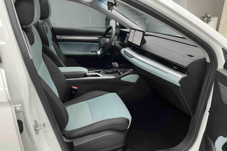 Used Geely Auto Emgrand L 2022 1.4T CVT Ultimate Model