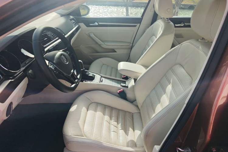 Used Volkswagen Lamando 2015 330TSI DSG Luxury Edition
