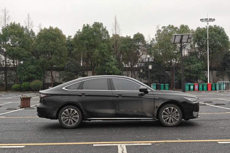 Used Chery Fengyun A8L 2025 1.5 TGDI 145 km Comfort Version
