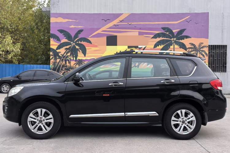 Used Haval H6 2015 Upgraded Model 1.5T Manual Two-Wheel Drive Elite Version
