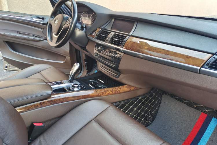 Used BMW X5 2011 xDrive35i Luxury Model
