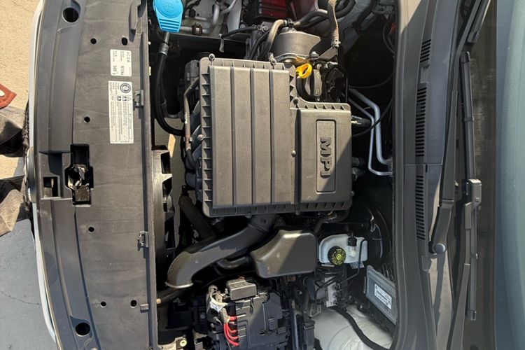 Used Volkswagen Santana 2016 Cross 1.6L Automatic Fashion Edition