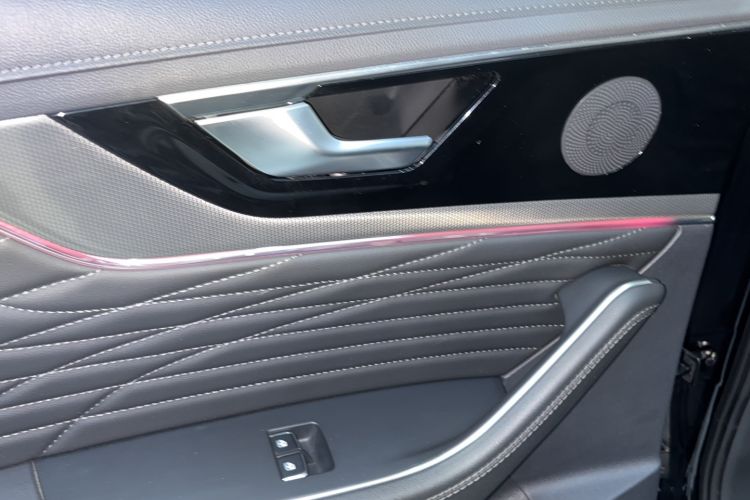 Used Hongqi HS5 2022 Revised Version 2.0T Smart Connect Flagship Edition
