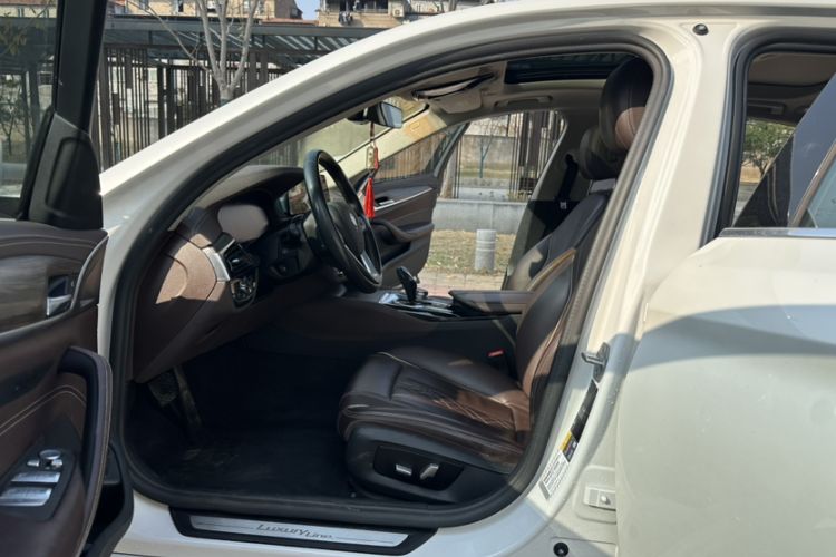 Used BMW 5 Series New Energy 2020 530Le Luxury Package
