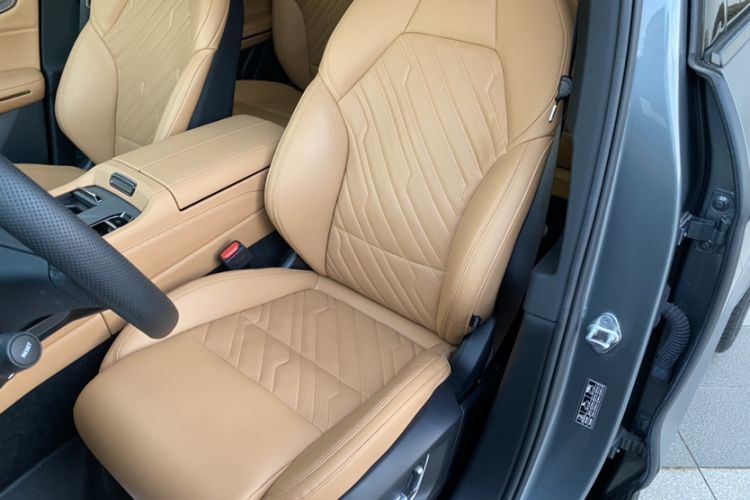 Used Lynk & Co 09 2021 2.0T Halo Six-Seater