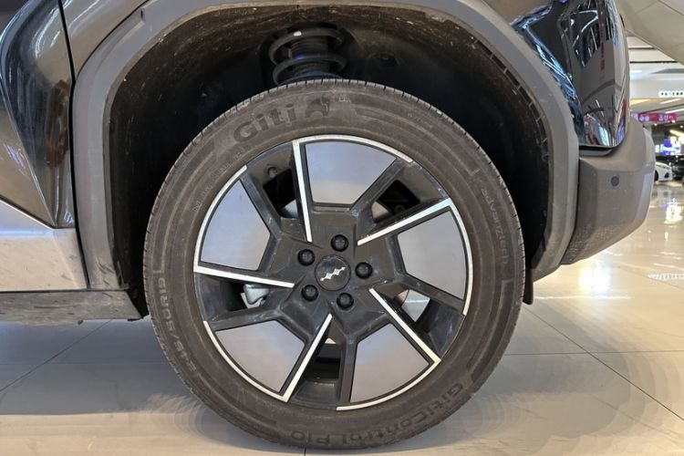 Used  Titanium 3 2025 501 km All-Wheel Drive Intelligent Driving Max Edition