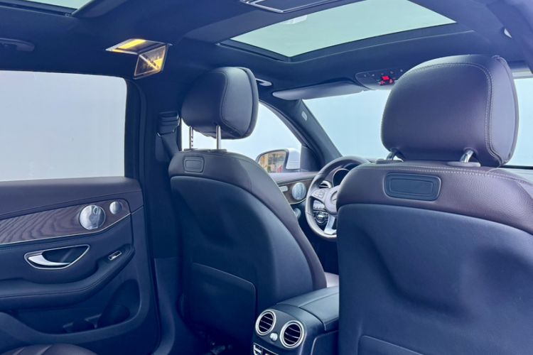 Used Mercedes-Benz GLC 2019 Refreshed GLC 300 L 4MATIC Dynamic Edition
