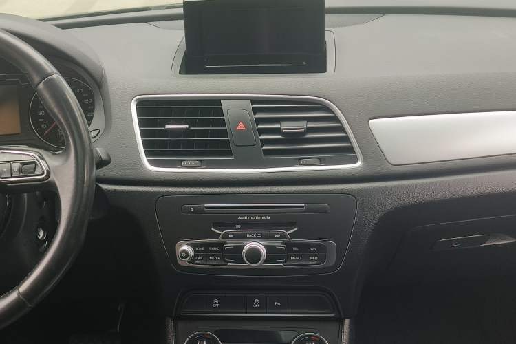 Used Audi Q3 2017 30 TFSI Fashion Model
