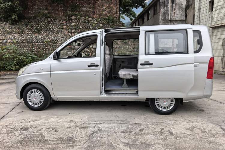 Used Wuling Rongguang V 2019 1.5L Practical Model China VI LAR
