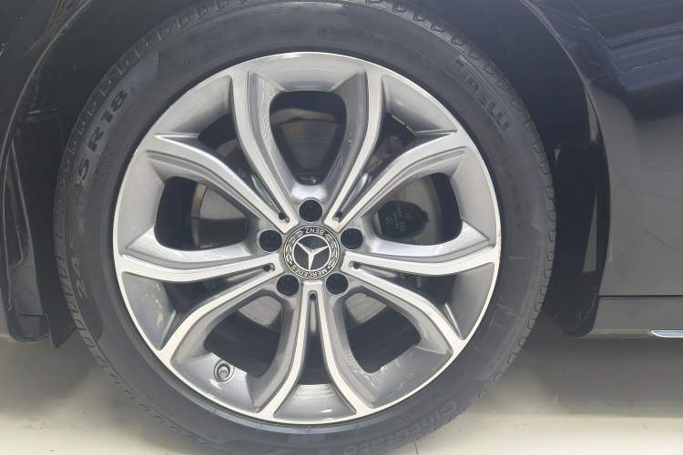 Used Mercedes-Benz E-Class 2021 E 300 L Sporty and Stylish Model
