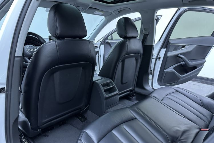 Used Audi A4L 2017 Plus 40 TFSI Ambition Model
