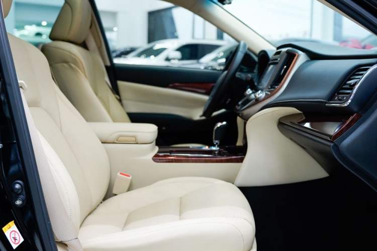 Used Toyota Crown 2015 2.5L Smart Edition
