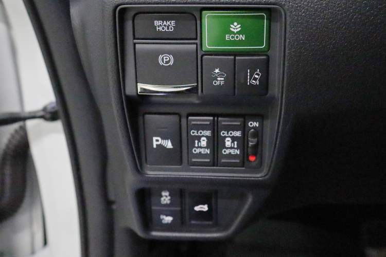 Used Honda Elysion 2019 2.0L Hybrid Supreme Edition
