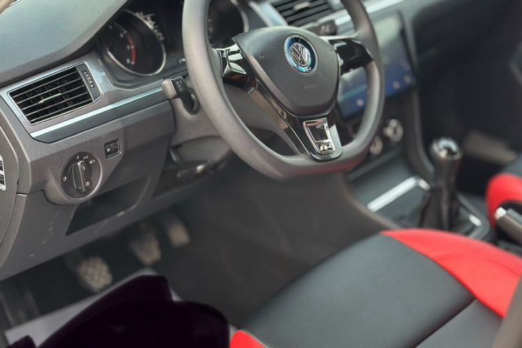 Used Volkswagen Bora 2017 1.6L Manual Fashion Model