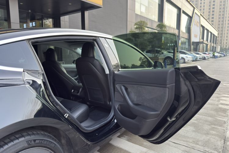 Used Tesla Model 3 2019 Long-Range Rear-Wheel-Drive Version
