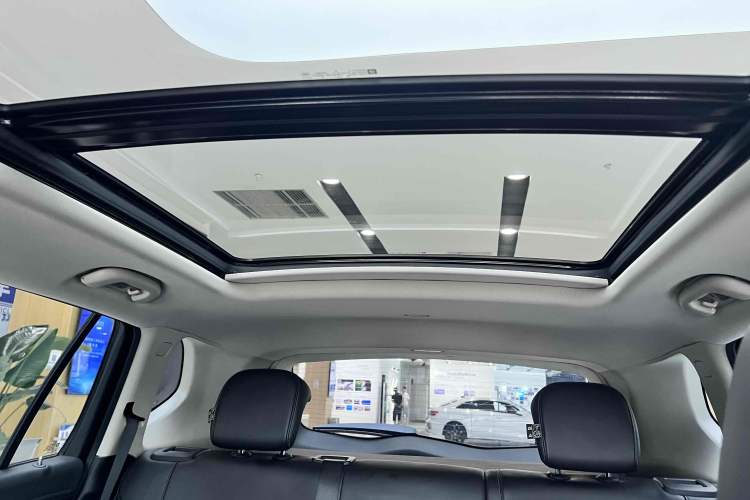 Used Buick Envision 2018 20T Two-Wheel-Drive Elite Model
