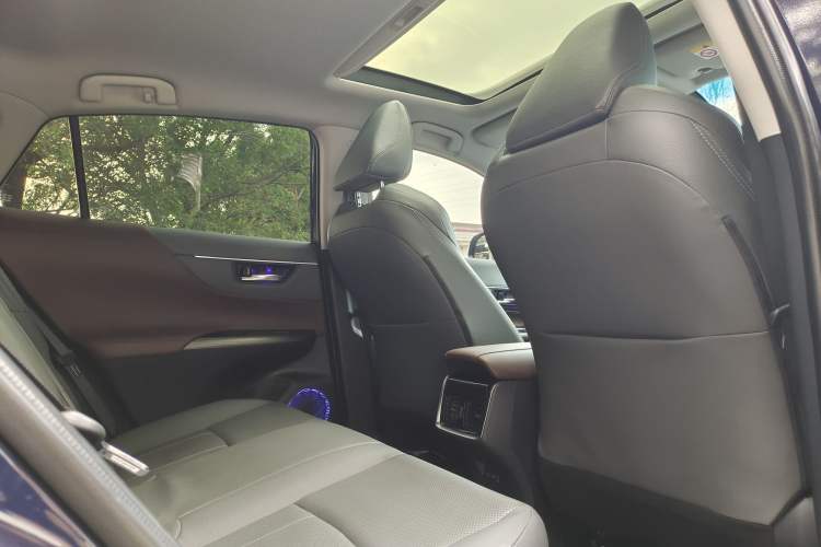 Used Toyota Harrier 2022 Dual-Engine 2.5L CVT Two-Wheel Drive Luxury Edition
