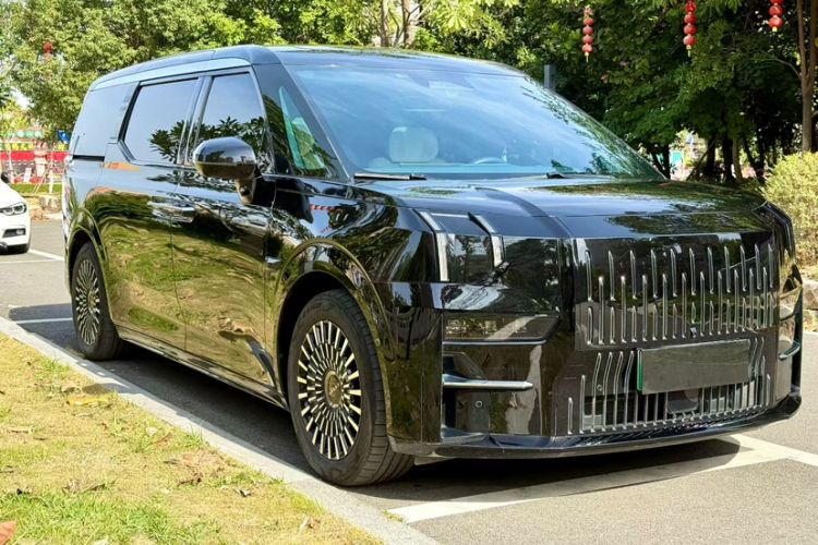 Used Zeekr 009 2022 WE Edition
