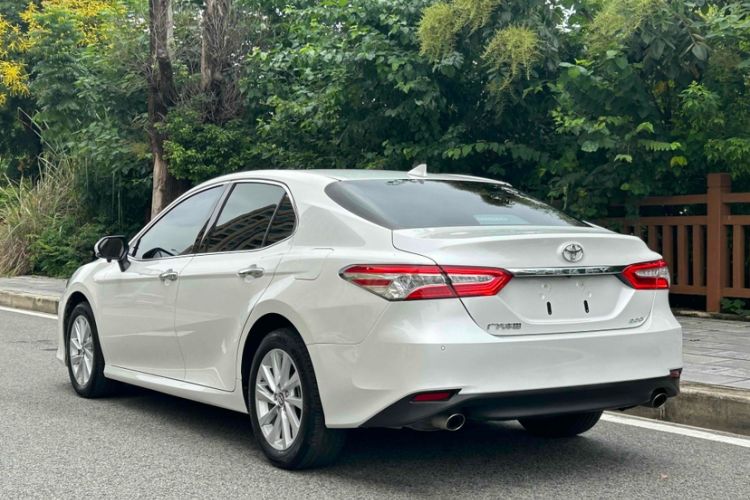 Used Toyota Camry 2021 2.0G Luxury Edition

