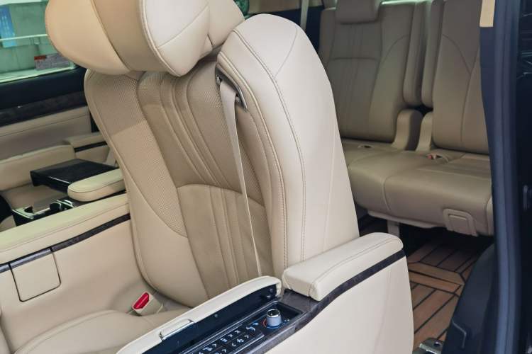 Used Toyota Vellfire 2020 Dual-Engine 2.5L HV Prestige Edition
