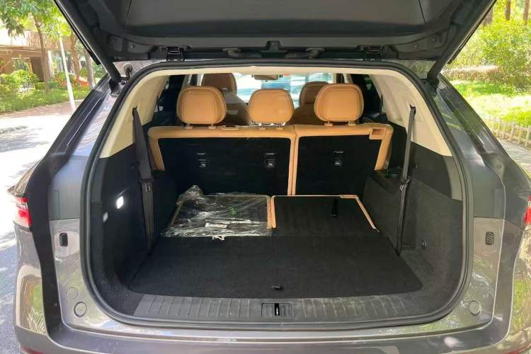 Used Chery Tiggo 9 2023 2.0T Dual-Clutch Two-Wheel Drive Luxury Edition 7 Seats
