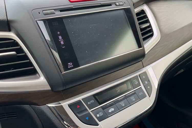 Used Honda Jade 2013 1.8L automatic Comfort version 5 seats
