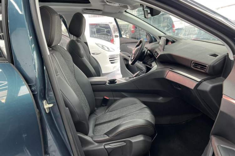 Used Peugeot 5008 2017 380THP 7-Seater Elite Edition
