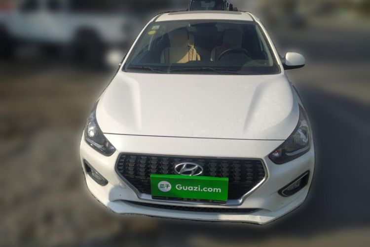 Used Hyundai Verna 2017 1.4L Manual Colorful Skyroof Version China V Standard
