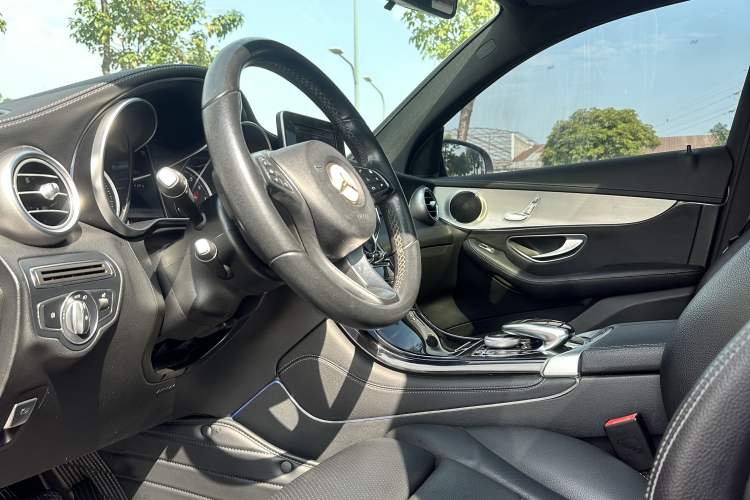 Used Mercedes-Benz GLC Coupe 2017 GLC 200 4MATIC Coupe SUV
