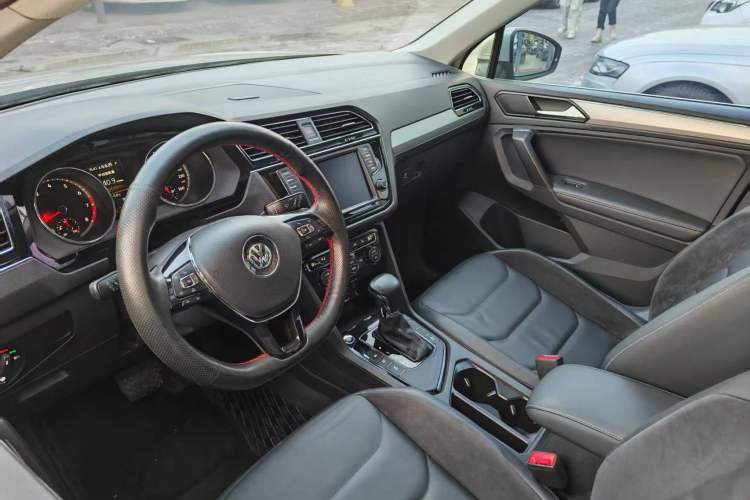 Used Volkswagen Tiguan L 2017 380TSI Automatic All-Wheel-Drive Luxury Edition
