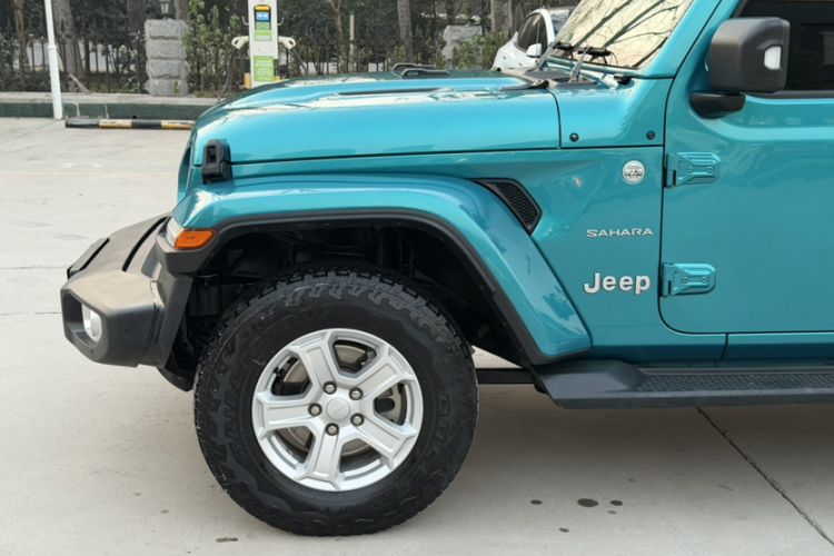 Used  Wrangler 2019 2.0T Sahara Four-Door Version China VI Emission Standard
