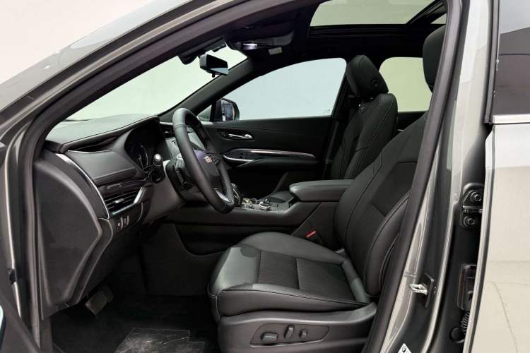 Used Cadillac XT4 2018 28T Two-Wheel Drive Tech Version
