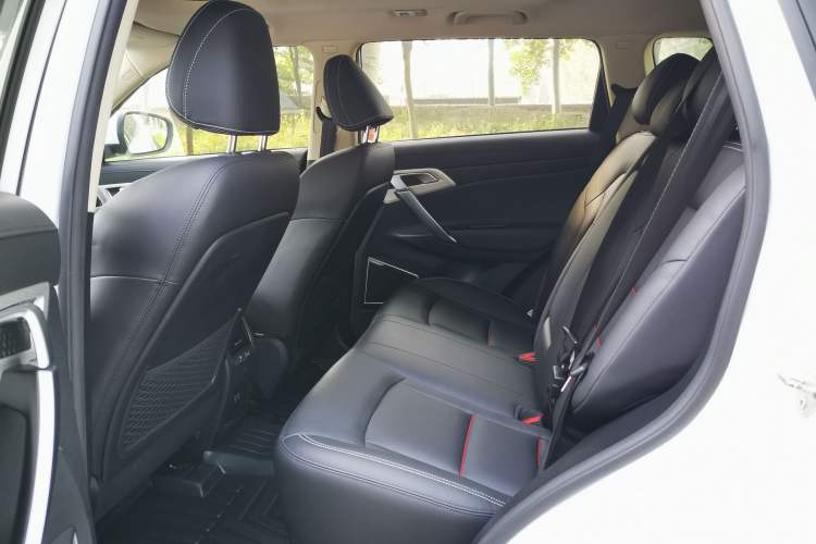 Used Geely Auto Emgrand X7 Sport 2018 1.8TD Automatic Two-Wheel Drive Smart Connect 4G Internet Edition
