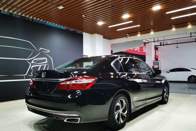 Used Honda Accord 2016 2.0L Comfort Edition
