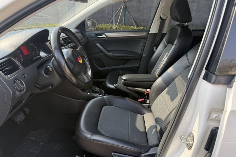 Used Volkswagen Santana 2015 1.6L Automatic Comfort Edition