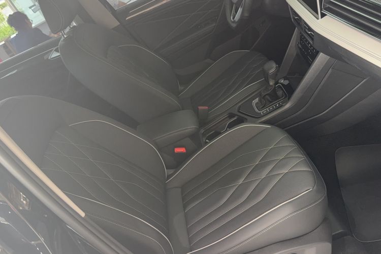 Used Volkswagen Tiguan L 2024 330TSI Automatic Two-Wheel Drive R-Line Enhanced Edition
