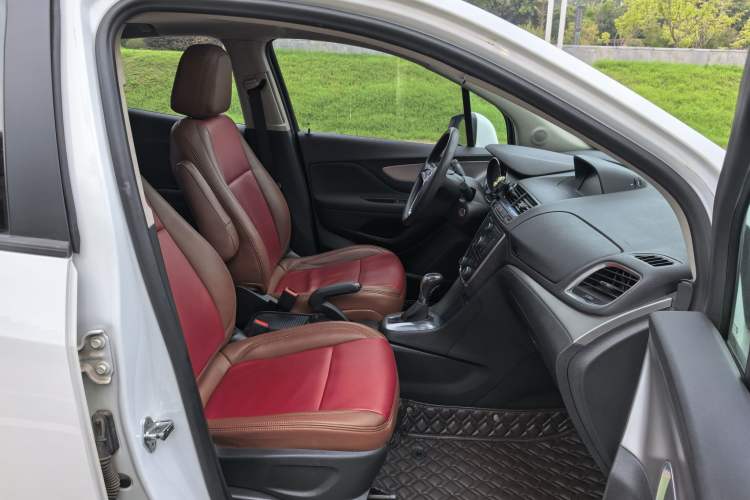 Used Buick Encore 2015 1.4T Automatic Two-Wheel Drive Urban Elite Version
