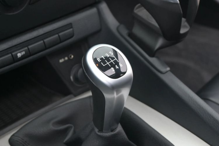 Used BMW X1 2013 sDrive18i manual model
